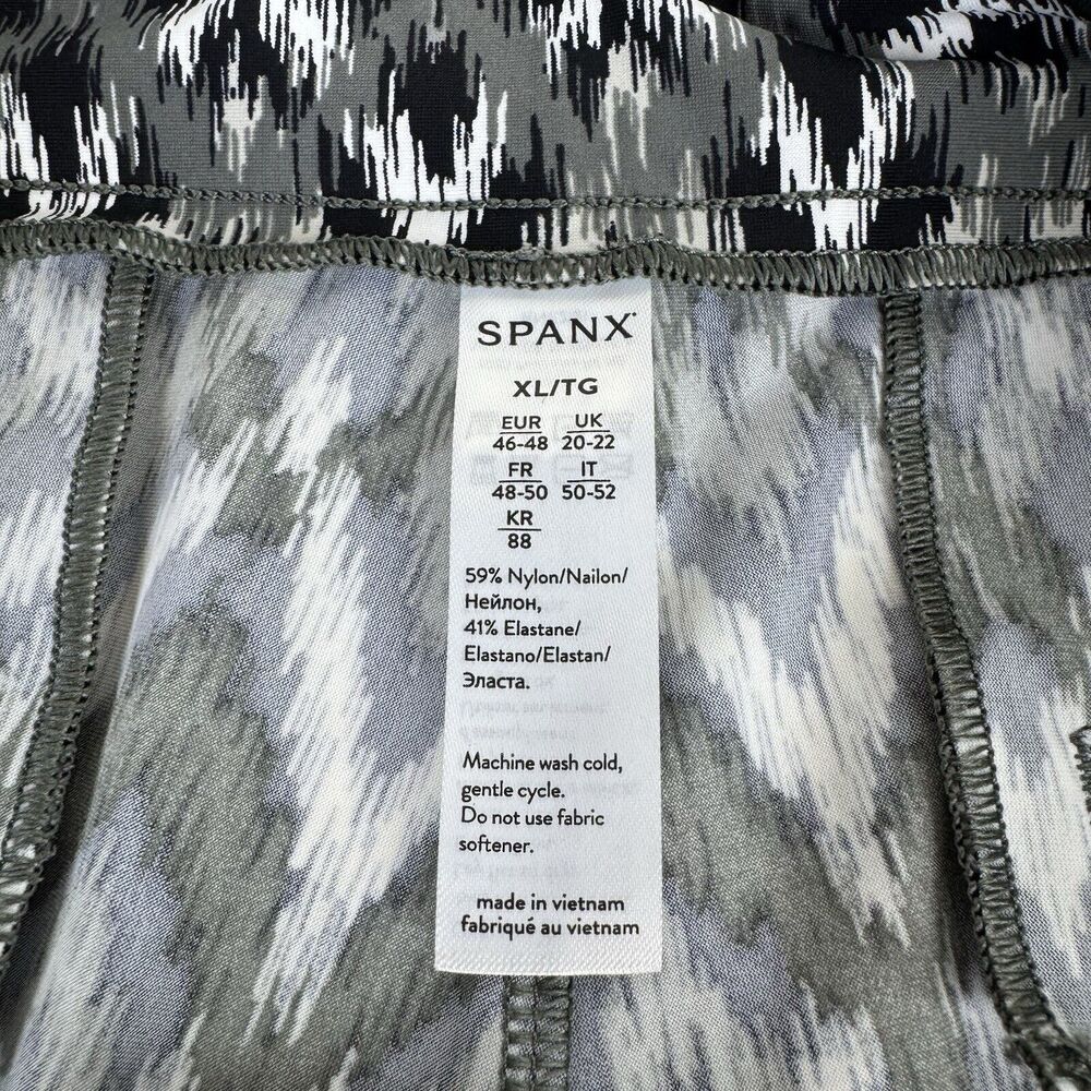 Spanx Sunshine Shorts Pull On 4" UPF 50+ Quick Dry in Grey Ikat Size XL - Picture 12 of 14